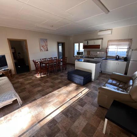 Kickback Cottages Lakes Entrance Exterior foto