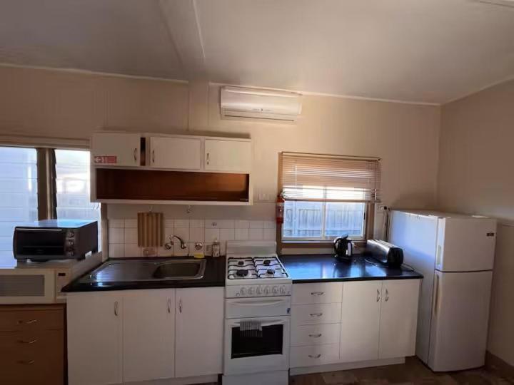 Kickback Cottages Lakes Entrance Exterior foto