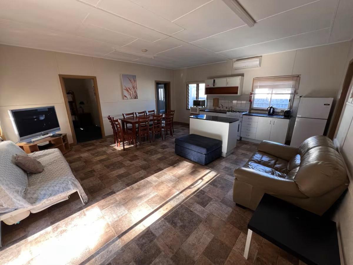 Kickback Cottages Lakes Entrance Exterior foto